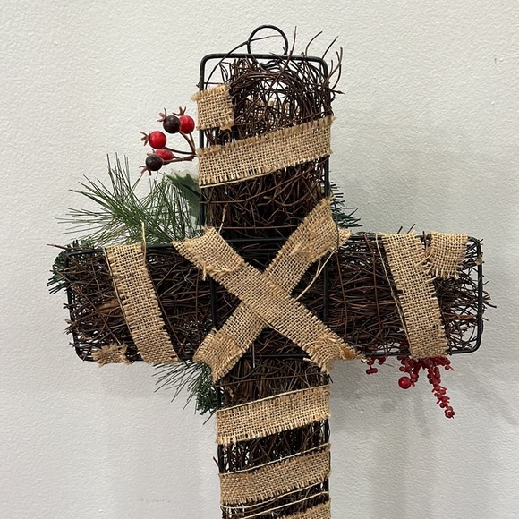 Cross Wreath - Picture 5 of 9